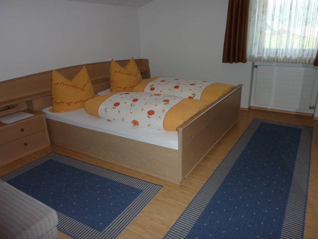 Haus Frueh Apartment Telfes im Stubai Ruang foto